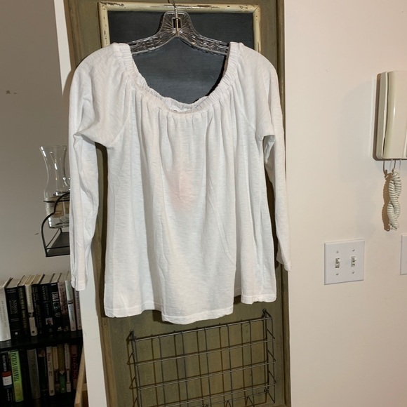 Sundry Off-the-Shoulder White Top Small NWT Long Sleeve Casual Chic - Picture 7 of 8